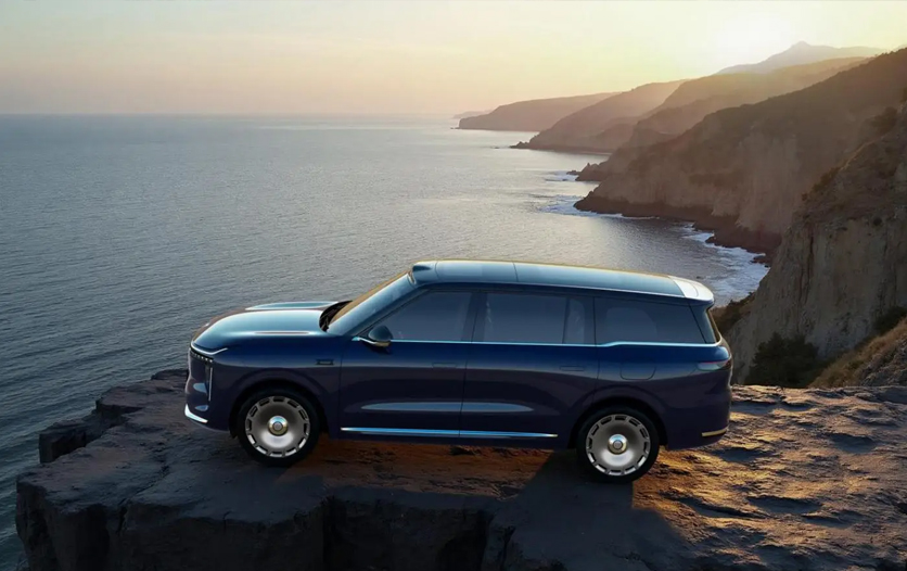 “9系新王”全球首发,智己LS9撼动30万级大六座SUV市场格局